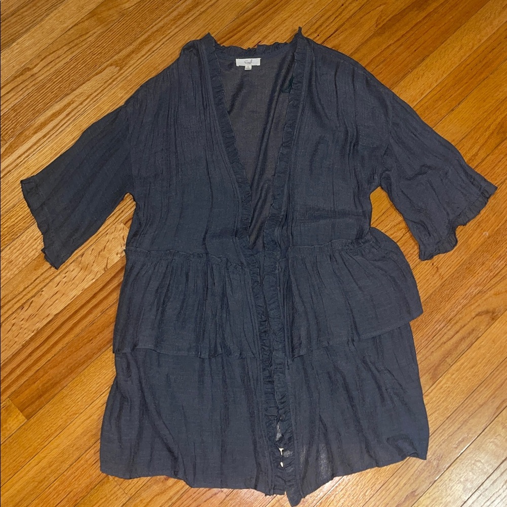 Easel Ruffled tiered kimono